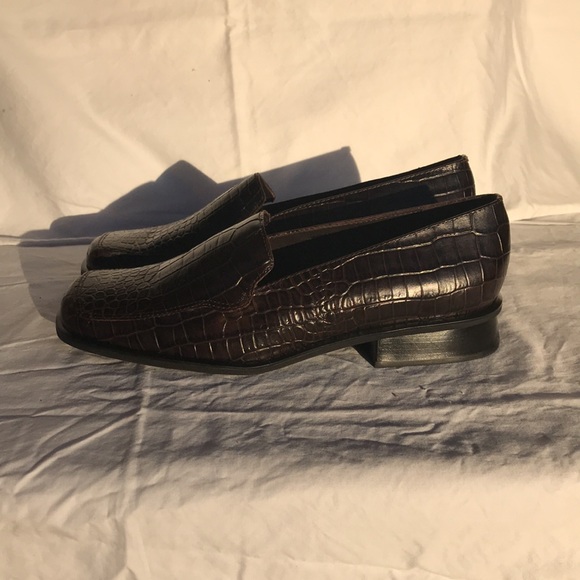 NEW Eddie Bauer Brown Crocodile Patterned Leather Loafer - Picture 6 of 14